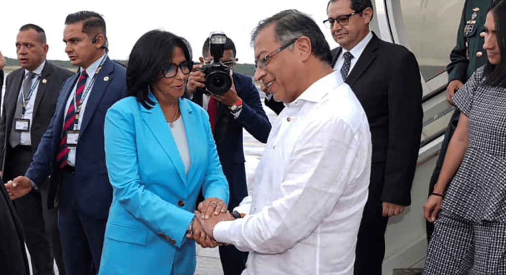 Gustavo Petro y Delcy Rodríguez se reunirán en Caracas el 24 de abril: “Si Mahoma no viene a mí, yo voy a la&nbsp;montaña”