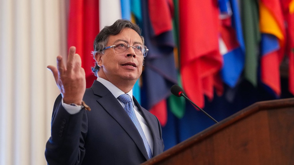 “Acato las decisiones de los jueces”: Petro dice que no frenará transición de gobierno y garantizará el&nbsp;empalme