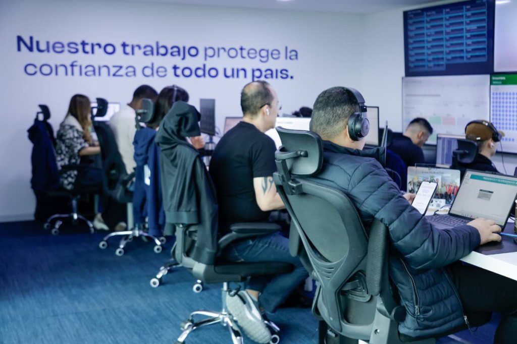 La Registraduría realiza prueba técnica de los centros de recepción y transmisión de los datos del preconteo de votos