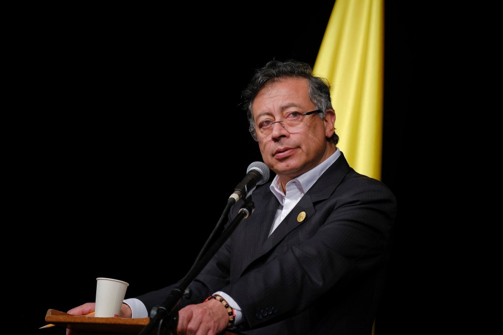 Petro: «Que me toquen un pelo y se encontrarán con las y los jaguares en&nbsp;Colombia»