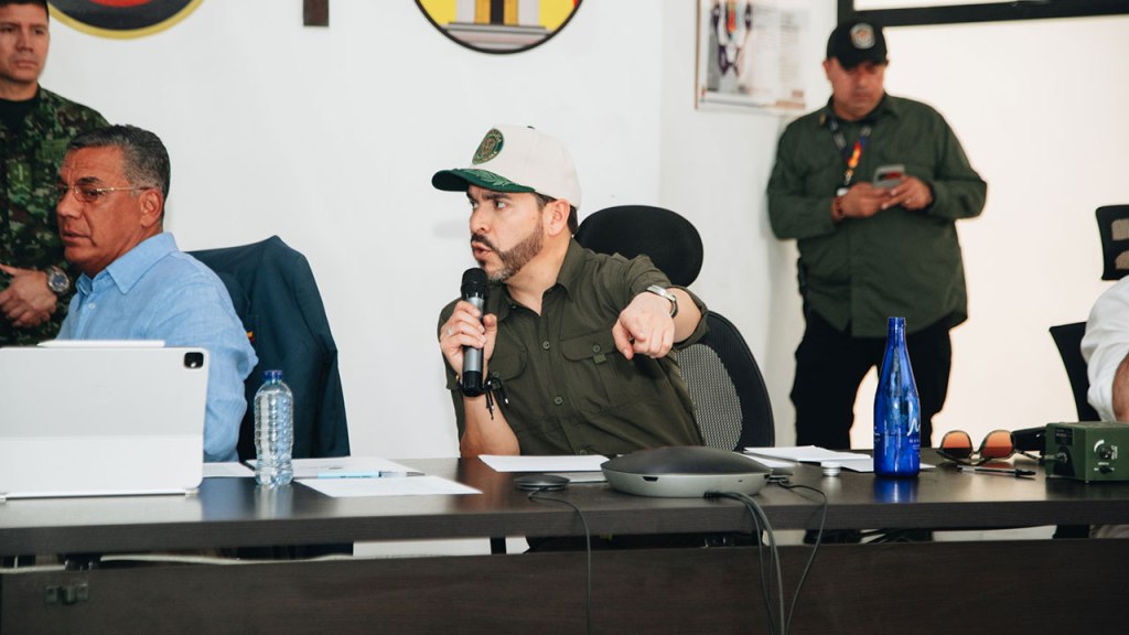 Dura advertencia de De la Espriella por presuntos nexos de funcionarios locales con grupos armados ilegales: “Aquí nadie se&nbsp;acobarda”